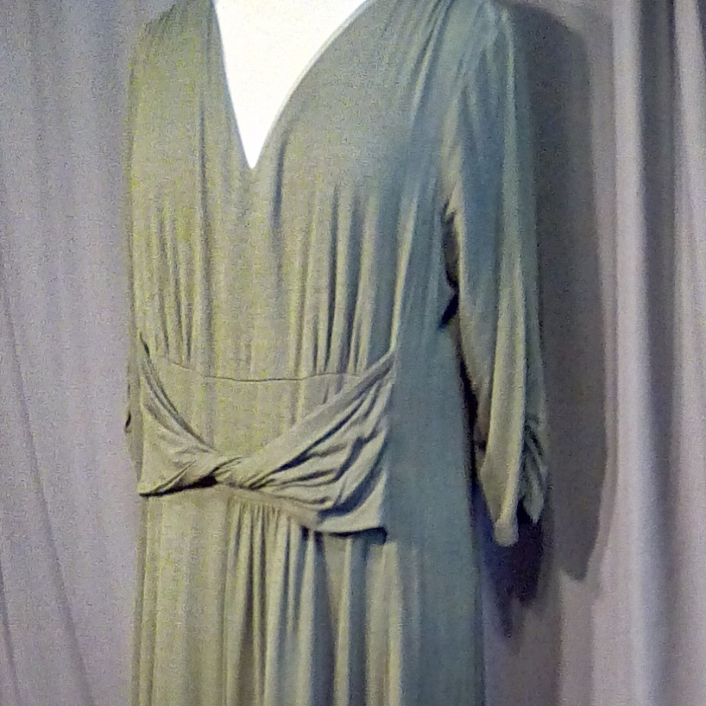Completely Me Liz Lange size 1X sage green dress,